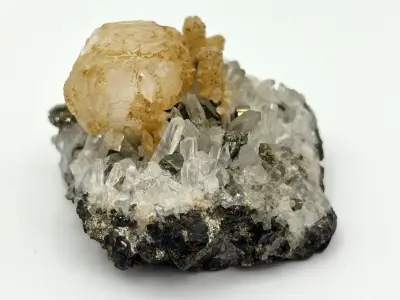 Kalcit, pyrit, křemen