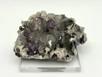 Fluorit, dolomit, křemen, arsenopyrit, kalcit