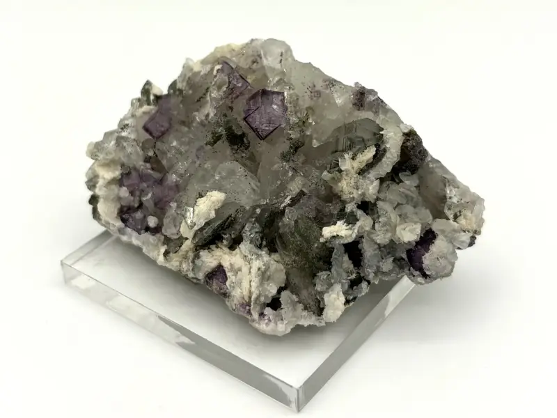 Fluorit, dolomit, křemen, arsenopyrit, kalcit